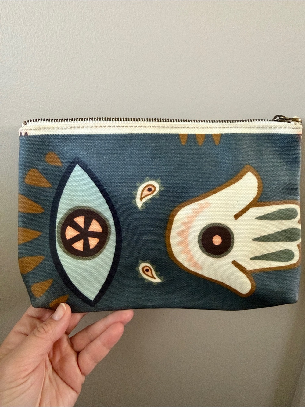 Madewell Canvas Zip Pouch with Eye & Hand Graphic - Navy & Cream